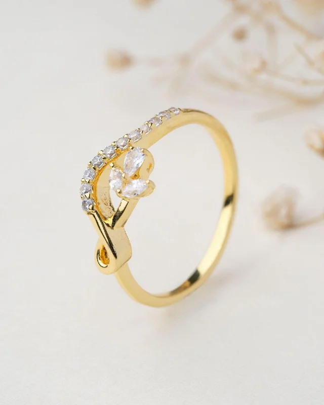 Ivory Leafy 18Kt Gold & Diamond Ring