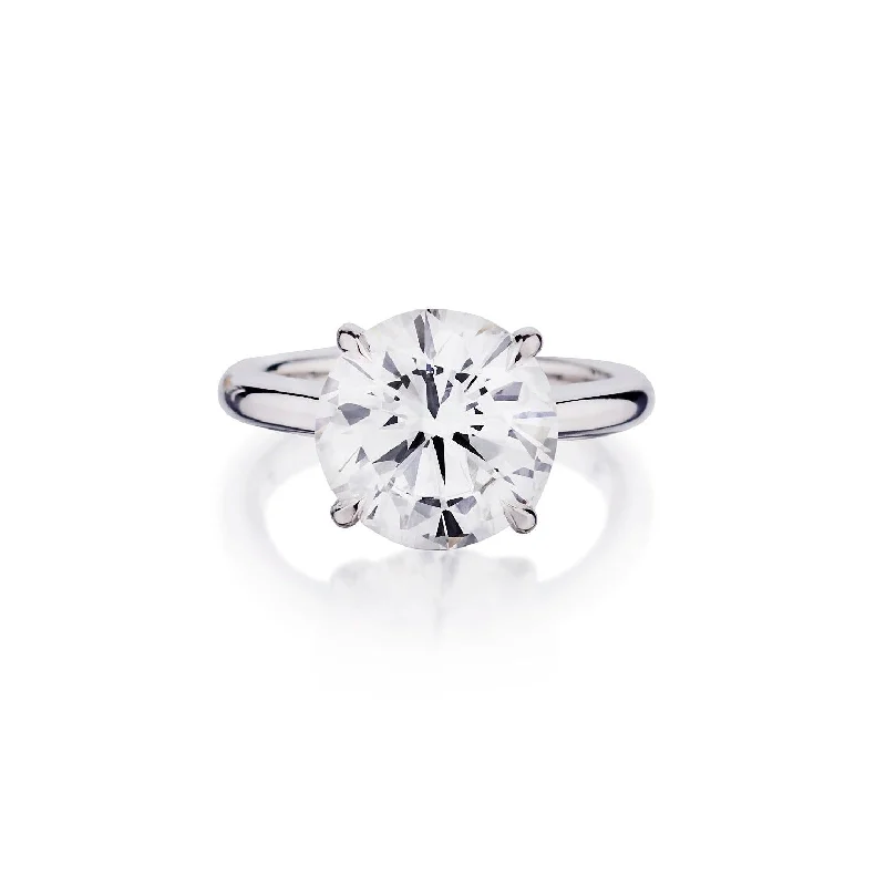 ROUND BRILLIANT CUT DIAMOND RING