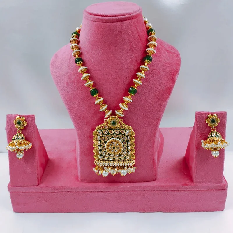 Akruti Collection Gold Plated Crystal Stone And Pearls Necklace Set