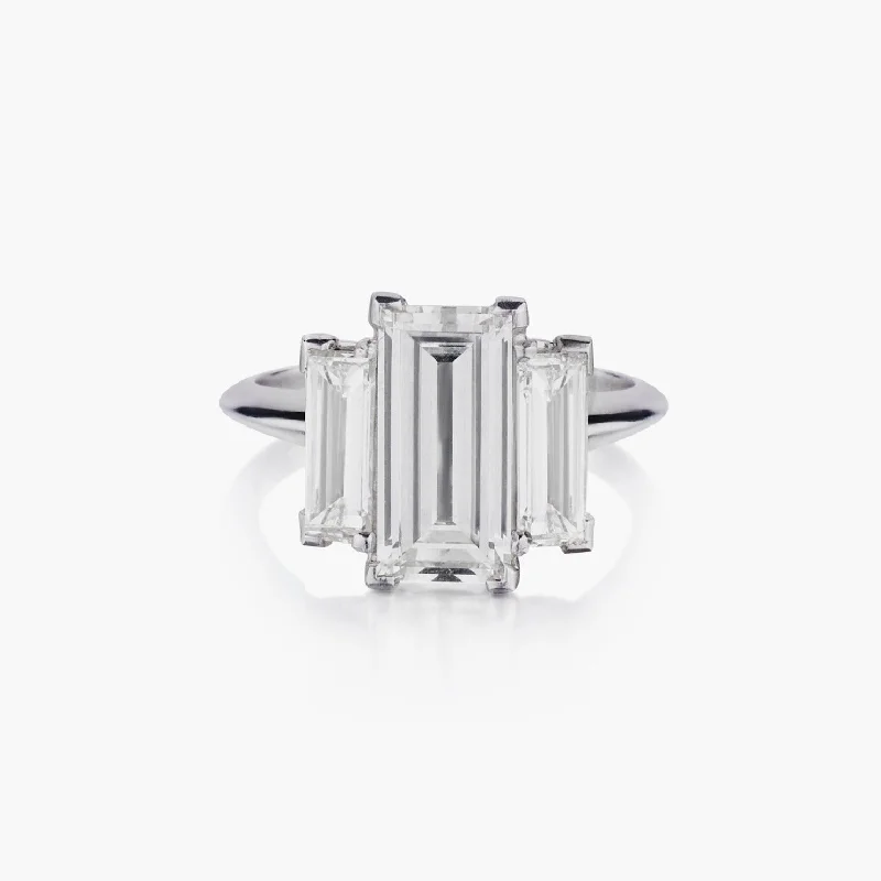 EMERALD CUT DIAMOND RING