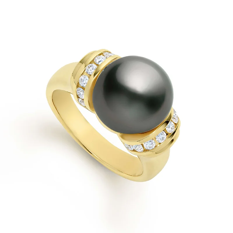 Studio 18K Gold Tahitian Black Pearl and Diamond Ring